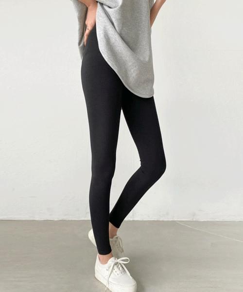 Stay Active, Stay Warm: Fleece Lined Tights for Cold-Weather Workouts插图