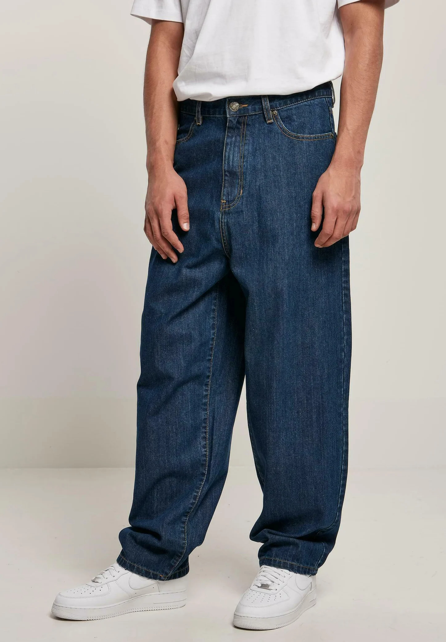 Urban jeans – the symbol of the stylish man插图4