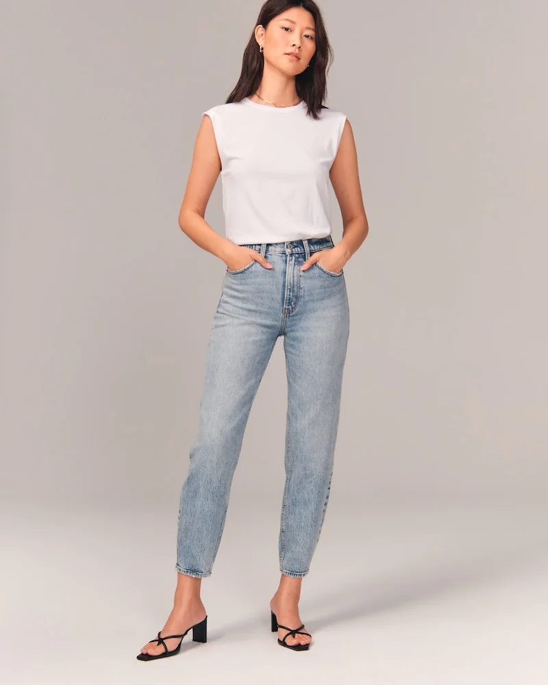 Abercrombie mom jeans – a must-have for stylish women插图4