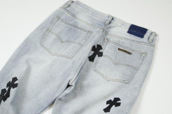 In the realm of high-end fashion, Chrome hearts jeans has established itself as a beacon of luxury and edgy sophistication.