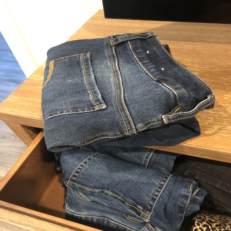 fold jeans for drawers