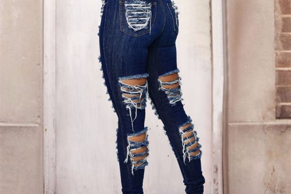 Distressed jeans women