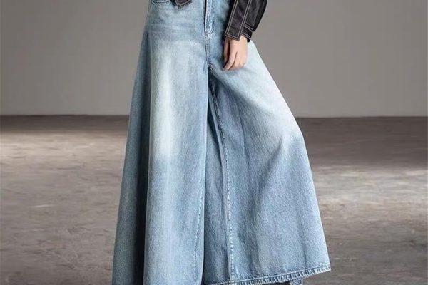 wear baggy jeans women