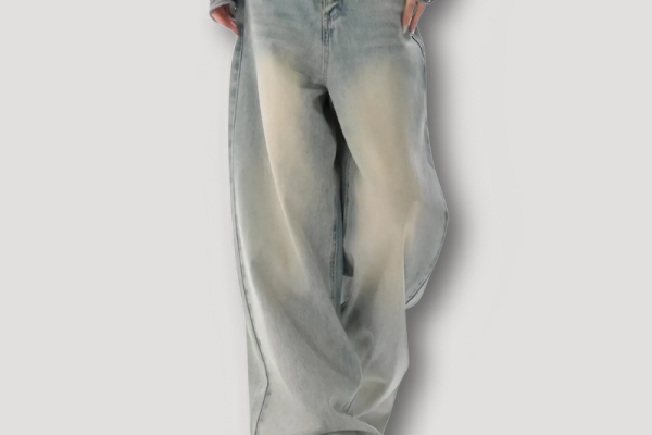 Light wash baggy jeans